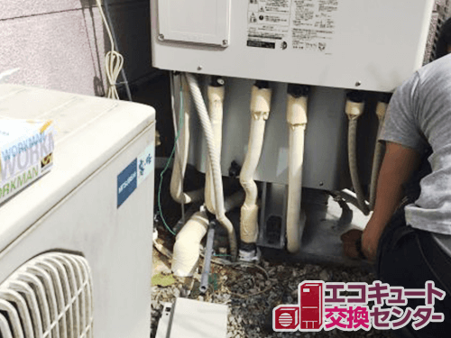 茨城のエコキュート交換・エコキュート本体の設置&配管接続